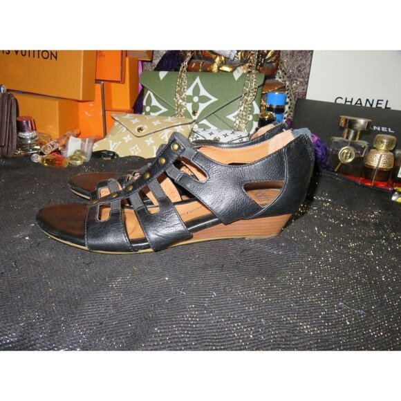 SOFFT Ilana Black Full Grain Leather Wedge Embellished Studded Back Zip Sandals - Picture 1 of 11